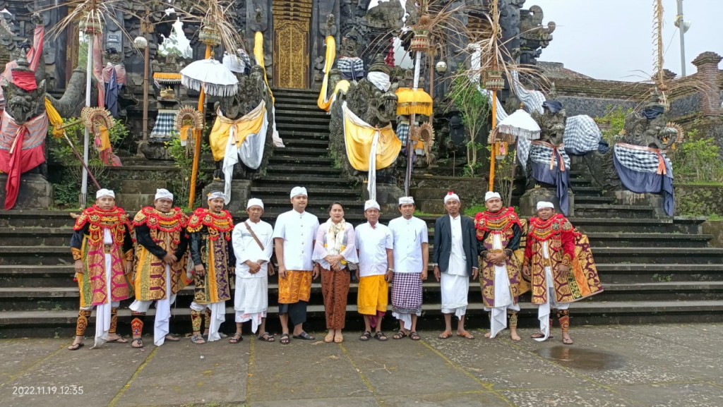 Hadiri Karya Pujawali Mapedudusan Agung di Pura Pasar Agung Giri Tohlangkir Besakih